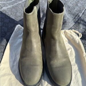 Jenni Kayne Green Leather Suede Brooklyn Lug Chelsea Boots